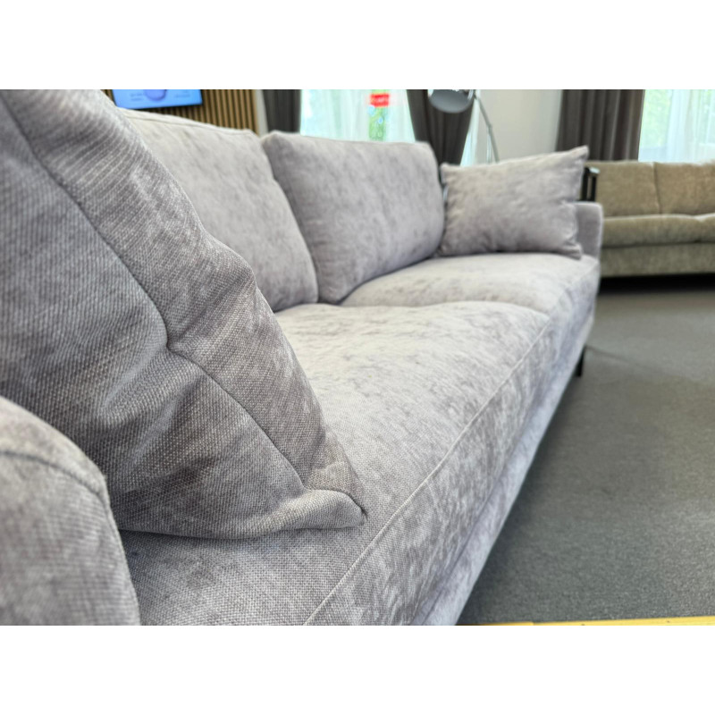 Dīvāns DOMUS (2.5 seater)(Ekspozīcija) Dīvāns DOMUS (2.5 seater)(Ekspozīcija)